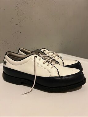 Women’s Two-Tone White and Black Leather GOLF Shoes